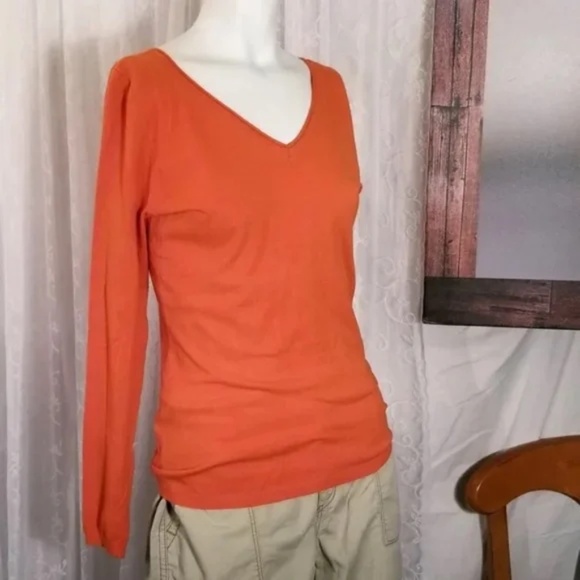Tommy Bahama Sweaters - Tommy Bahama V-neck Long Sleeve Top